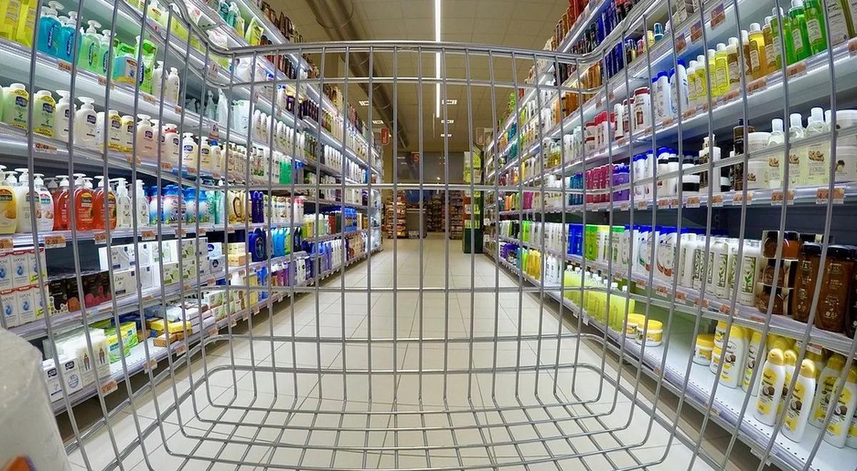 "Rządy Pieniądza". Zakaz handlu w niedziele bez zmian?