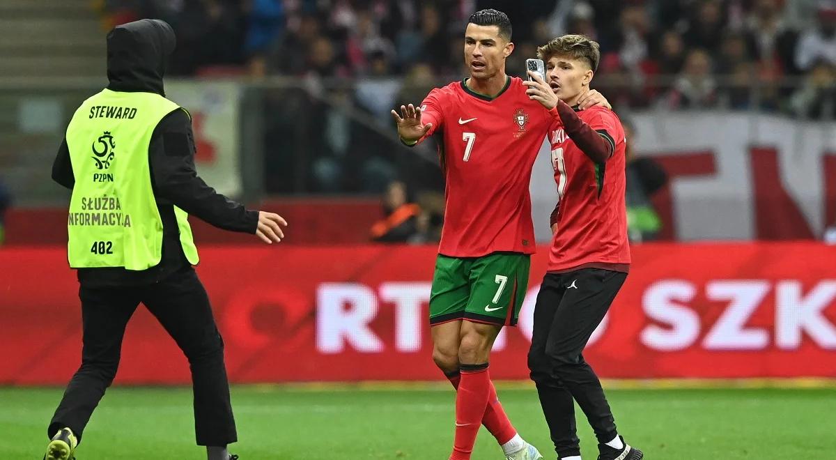 Liga Narodów. Fan wtargnął na murawę podczas meczu Polska - Portugalia. Za zdjęcie z Cristiano Ronaldo słono zapłaci