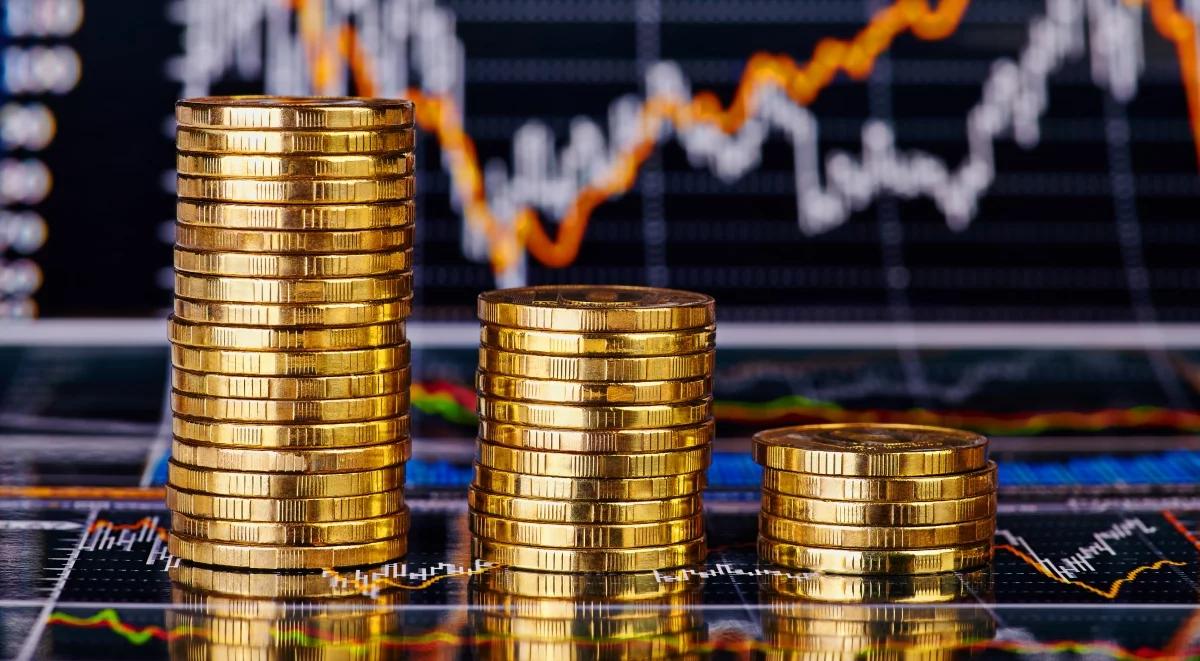 Złoty słabnie. Powód? Możliwe podwyżki stóp w USA