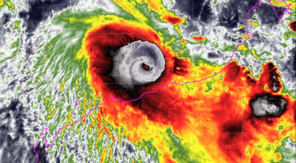 Cyklon Zelia rośnie w siłę. "Ponad 300 km/h"