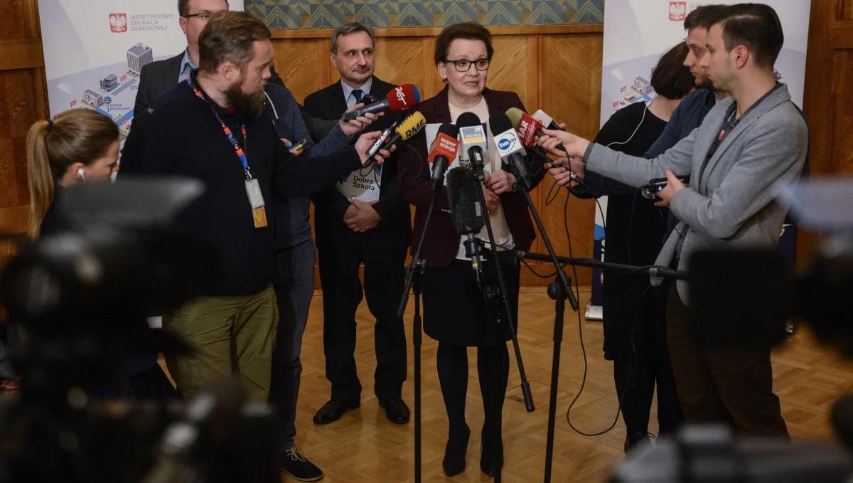 "Niektóre kwestie nadal budzą niepokój". Minister edukacji spotkała się z Nauczycielami Roku