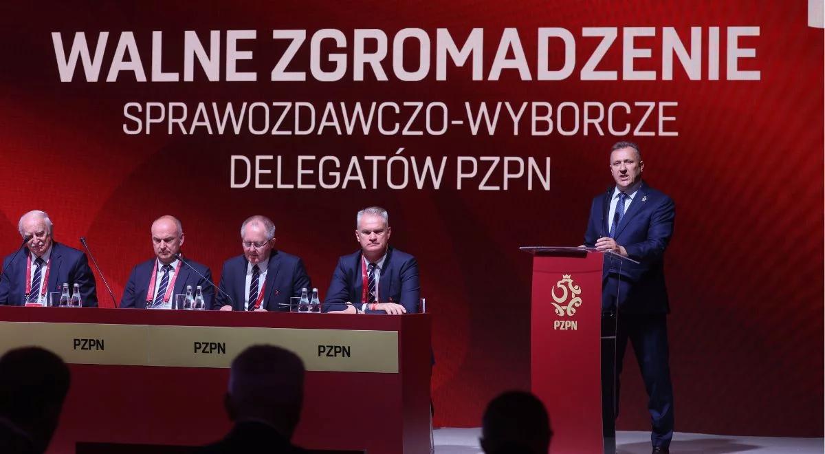 Cezary Kulesza rozdał karteczki z nazwiskami. To instrukcja jak głosować  
