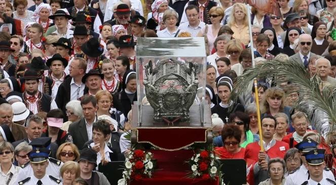 Kardynał Nycz o rodzinie i przyszłości Polski