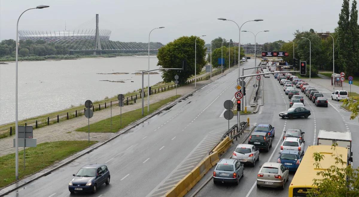 Warszawa: próby przed defiladą. Duże utrudnienia w ruchu, zmiany w rozkładach jazdy