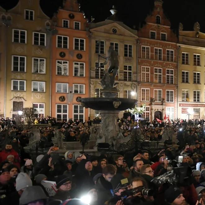 Wiece pamięci Pawła Adamowicza w wielu polskich miastach