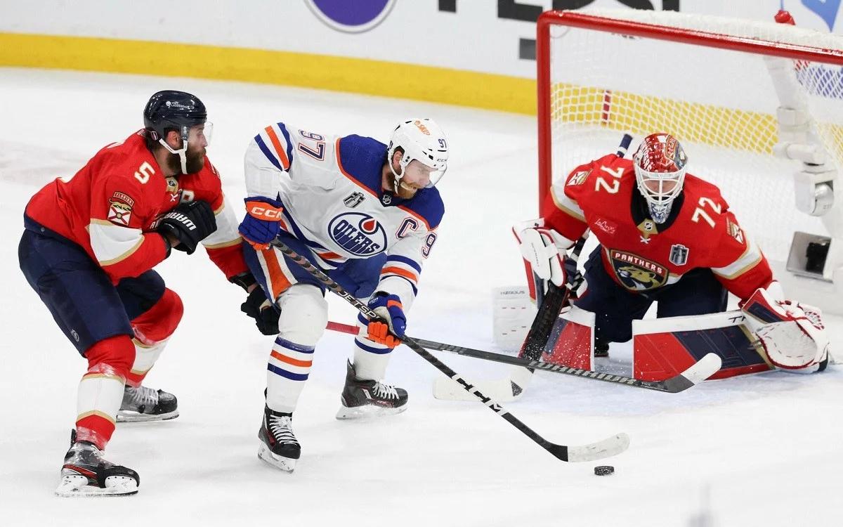 NHL. Bobrowski zatrzymał Oilers. Panthers zrobili krok w kierunku pierwszego tytułu