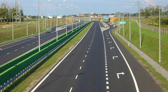 Zamkną autostradę A2. Ruch przez... parking