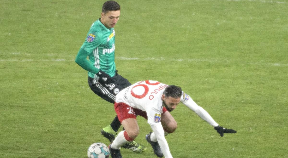 Puchar Polski: emocjonujący mecz w Łodzi pełen bramek i kartek. Legia gra dalej 
