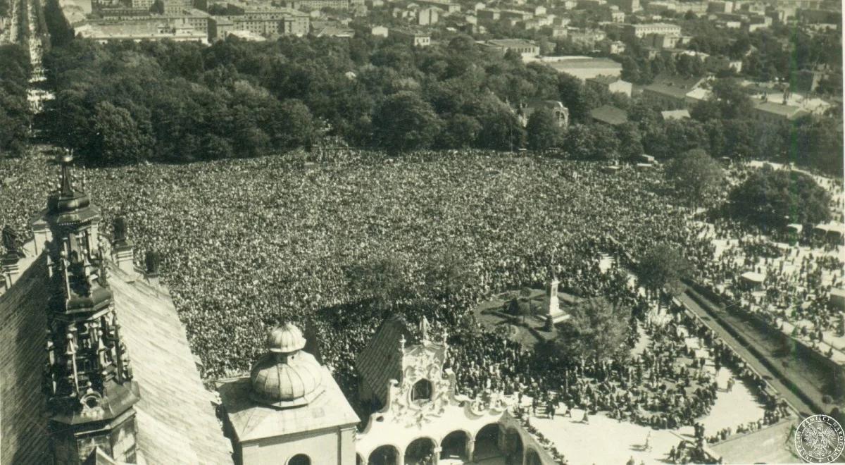 "Aż ziemia drżała". 65 lat temu Wyszyński ze swoją "ósemką" spektakularnie przechytrzył komunistów