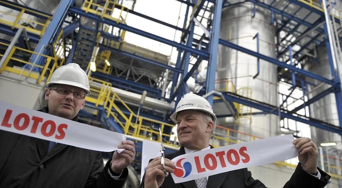 Rząd PO-PSL chciał sprzedać Lotos Rosjanom? Kuźmiuk: odtajniona notatka wskazuje na próbę finalizacji