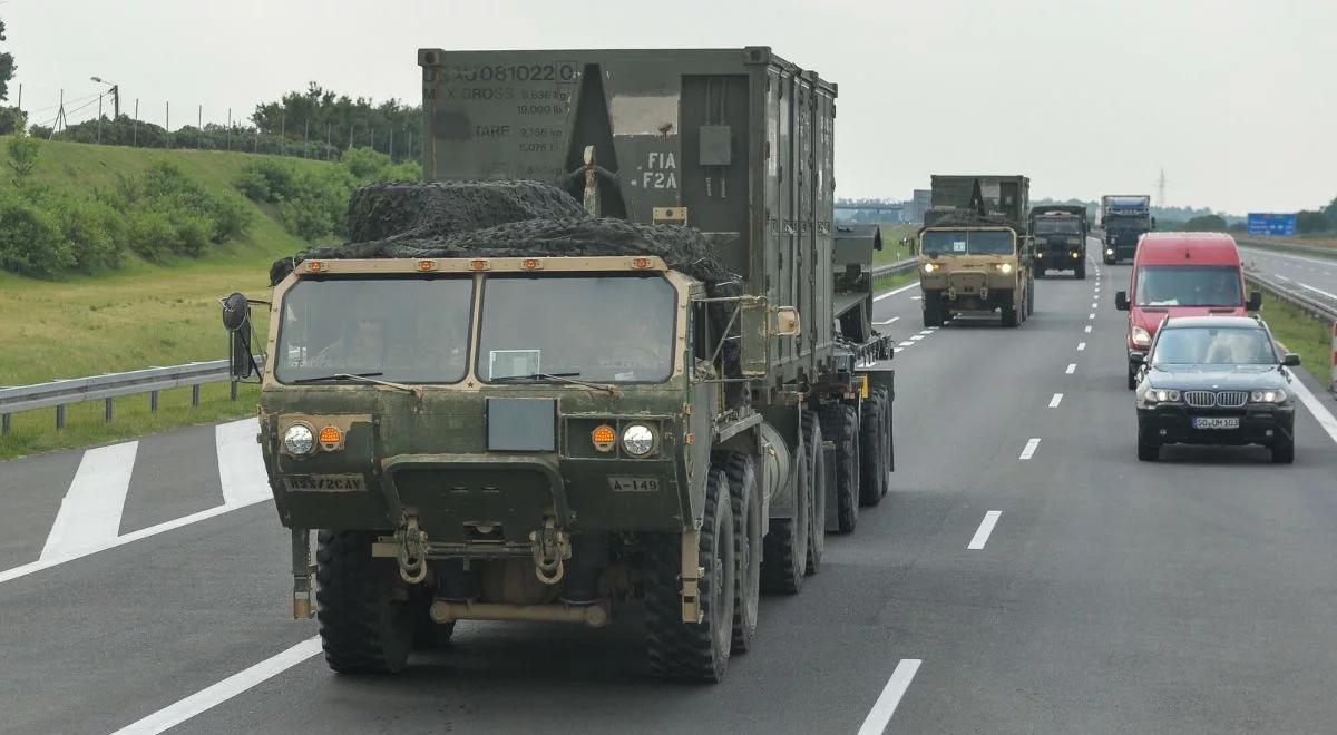 Żołnierze wracają z manewrów. Armia apeluje o ostrożność na drogach