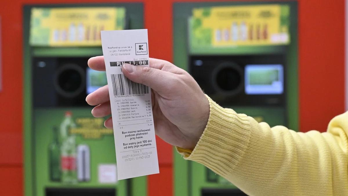 Bon z Biedronki zadziała w całej Polsce, ale z Żabki już nie. Wyjaśniamy haczyk w kaucji