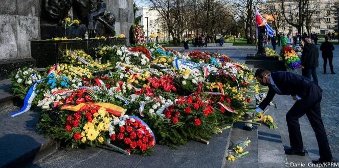 "Jeden z wielkich heroicznych aktów niezgody na zło". Premier o powstaniu w getcie warszawskim