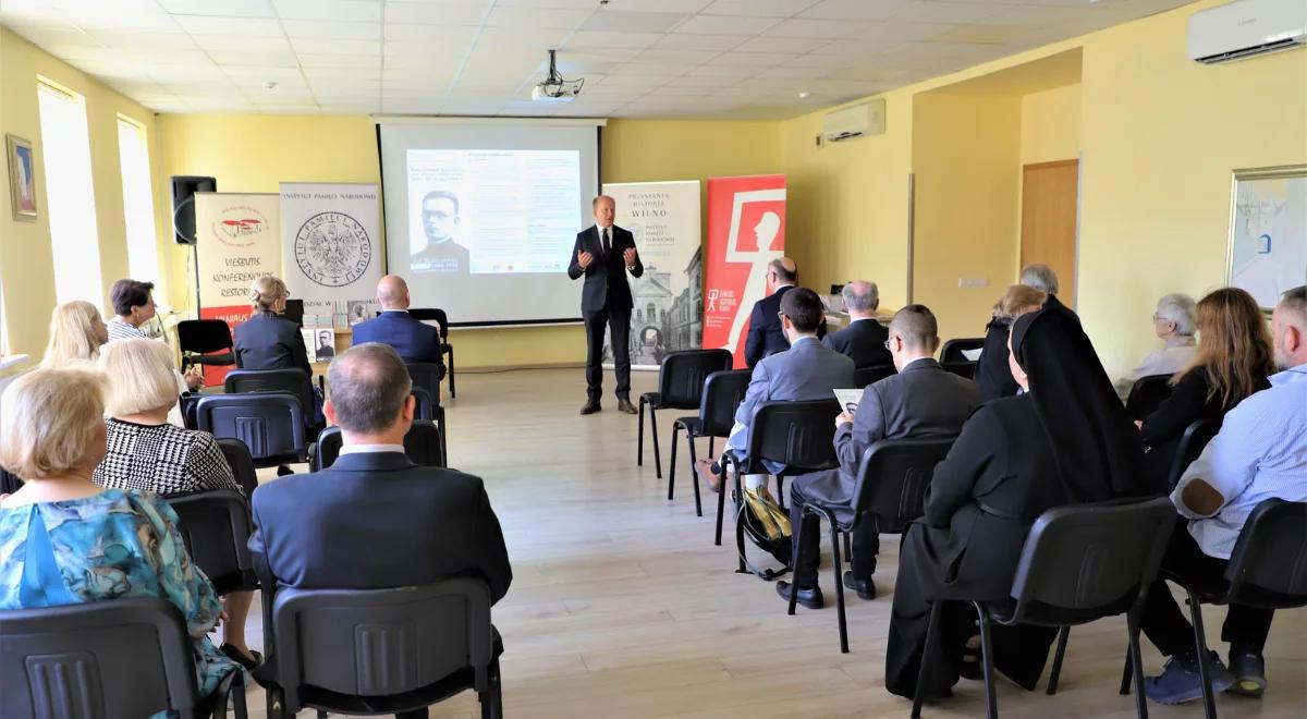 Konferencja "Echa Zbrodni Katyńskiej" w Wilnie. "Chcemy pokazać, że wśród ofiar byli mieszkańcy Kresów II RP"