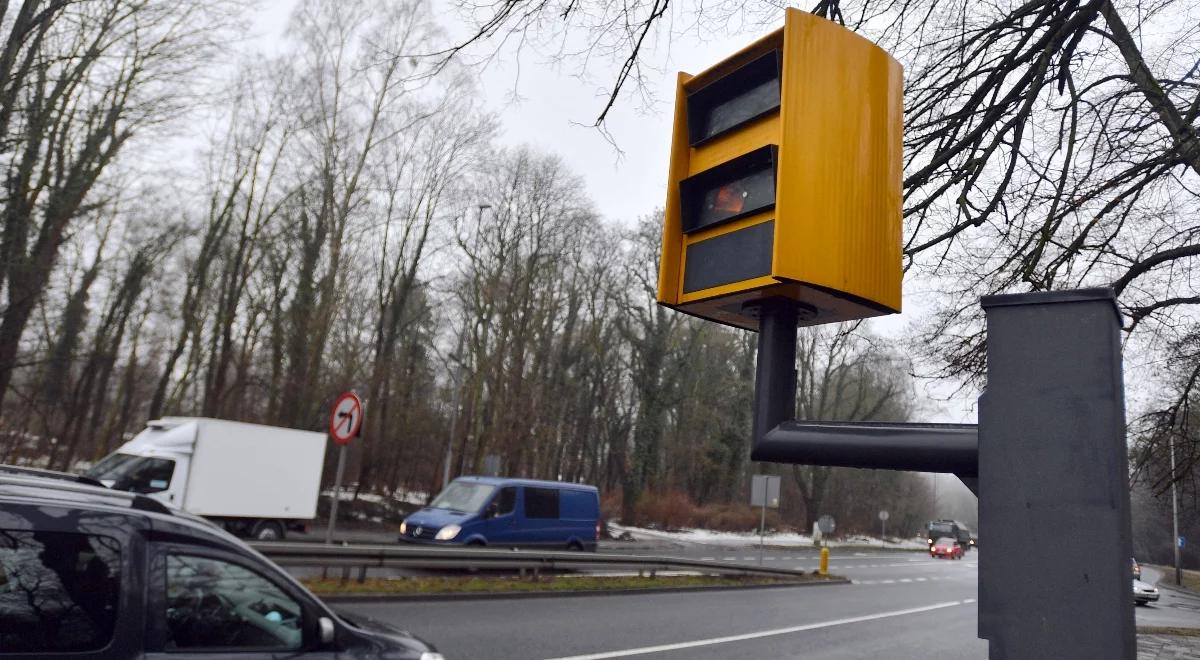 Piraci drogowi nie uciekną przed mandatem z fotoradaru. Ministerstwo zapowiada zmiany