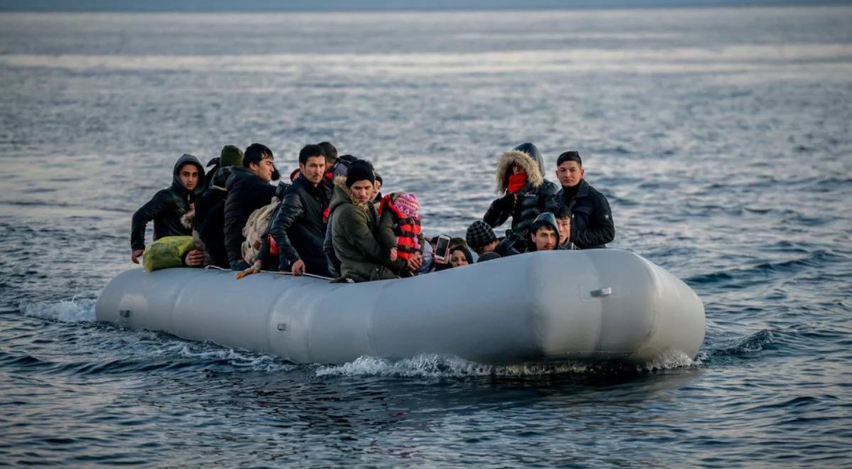 Przymusowa relokacja migrantów. Co na ten temat uważają Polacy? Jednoznaczne wyniki sondażu