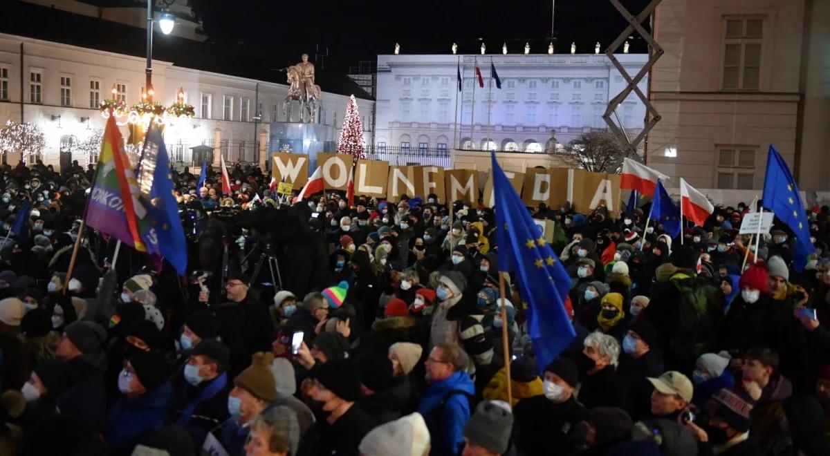 Nowelizacja ustawy medialnej. Maciejewski: media są głównym elementem wojny hybrydowej