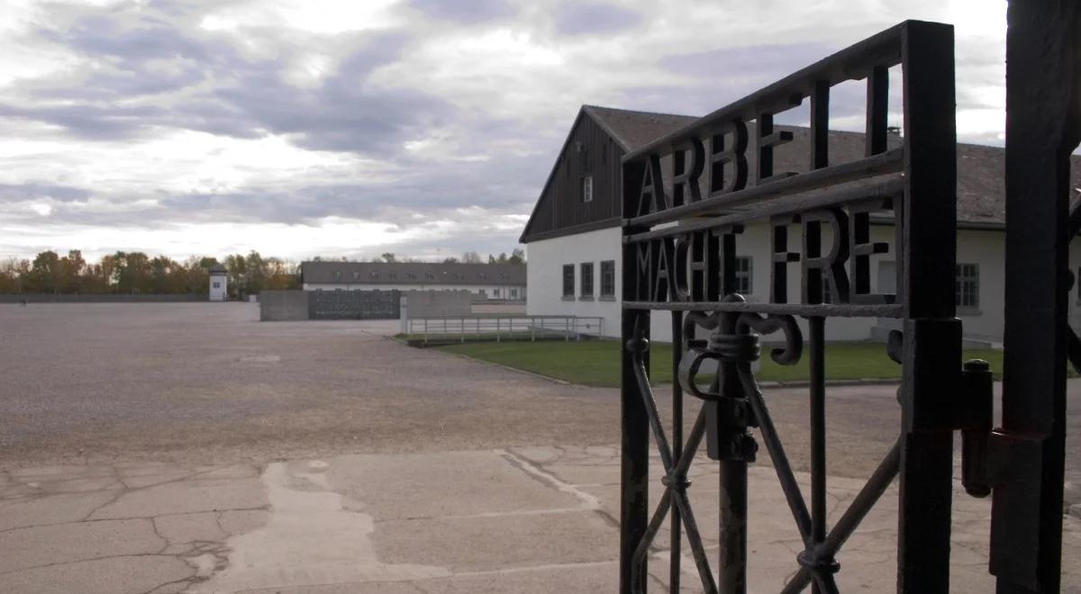 Brama z napisem "Arbeit macht frei" z Dachau odnaleziona w Norwegii