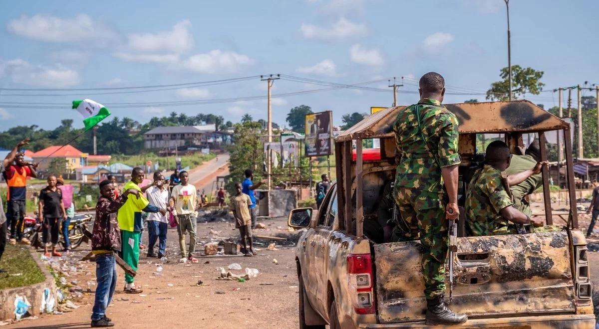 Nigeria: atak uzbrojonych napastników na wioskę, nie żyje kilkadziesiąt osób