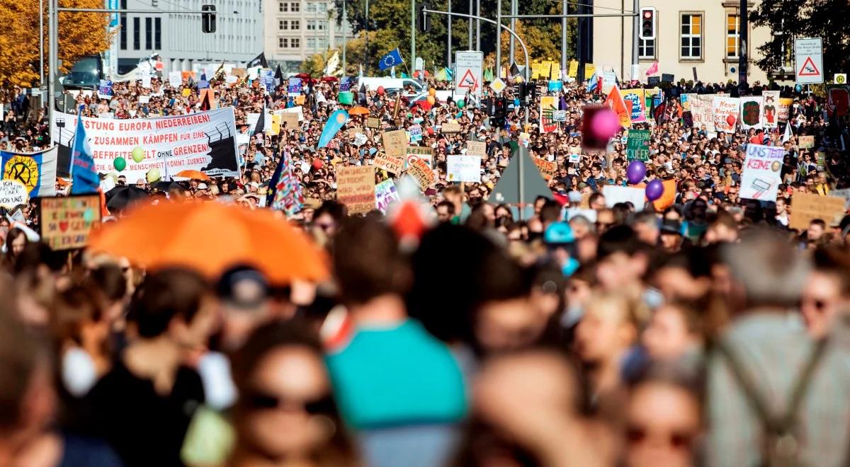 Protest przeciwko skrajnej prawicy i rasizmowi w Berlinie. Wzięło udział co najmniej kilkadziesiąt tys. osób