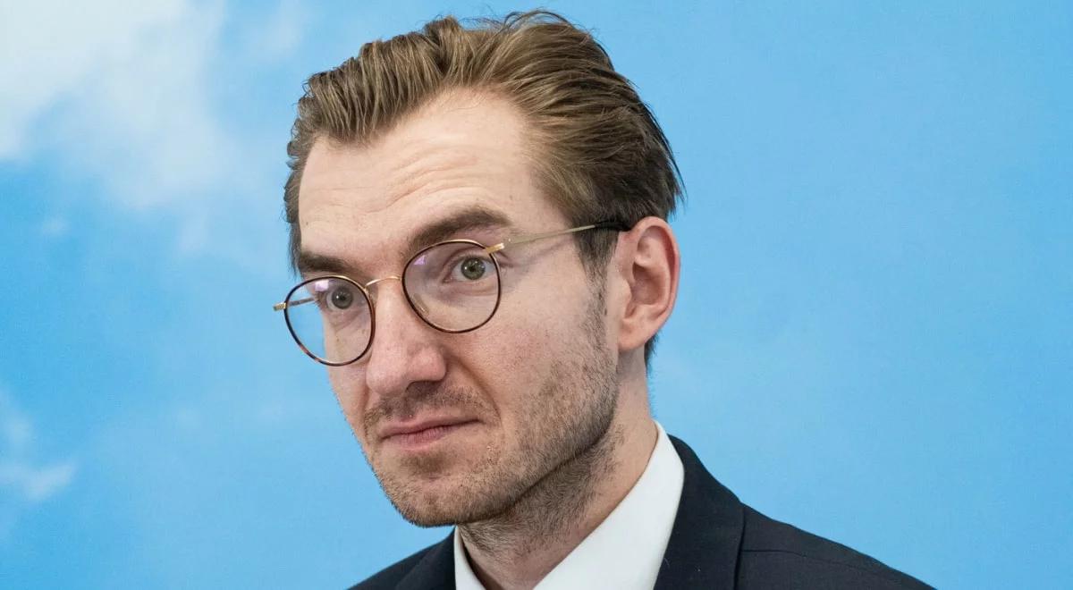 Sprawa dotacji KPO. Wiceminister: funduszowe cwaniactwo
