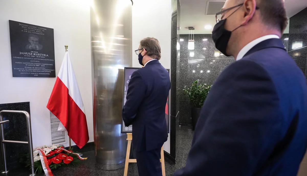 "Działał na rzecz odkłamywania historii". Prezes IPN wspomina Janusza Kurtykę
