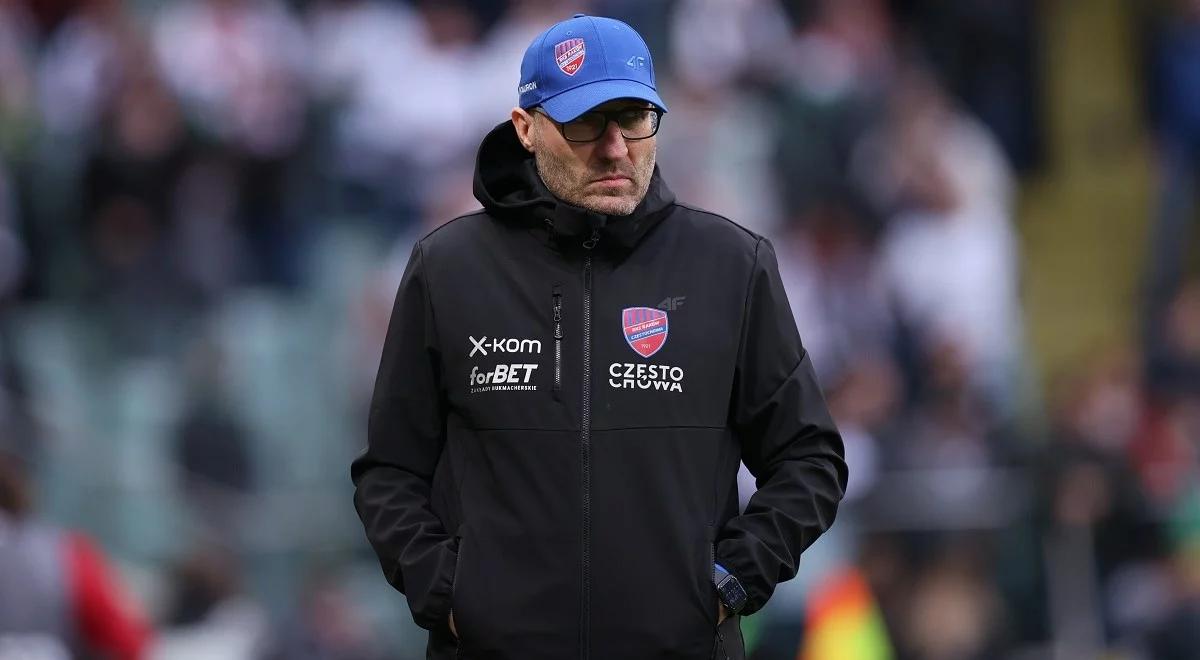 Ekstraklasa: Legia - Raków. Papszun nie krył pretensji do sędziów. "Pokazywano nam taką sytuację jako rzut karny"