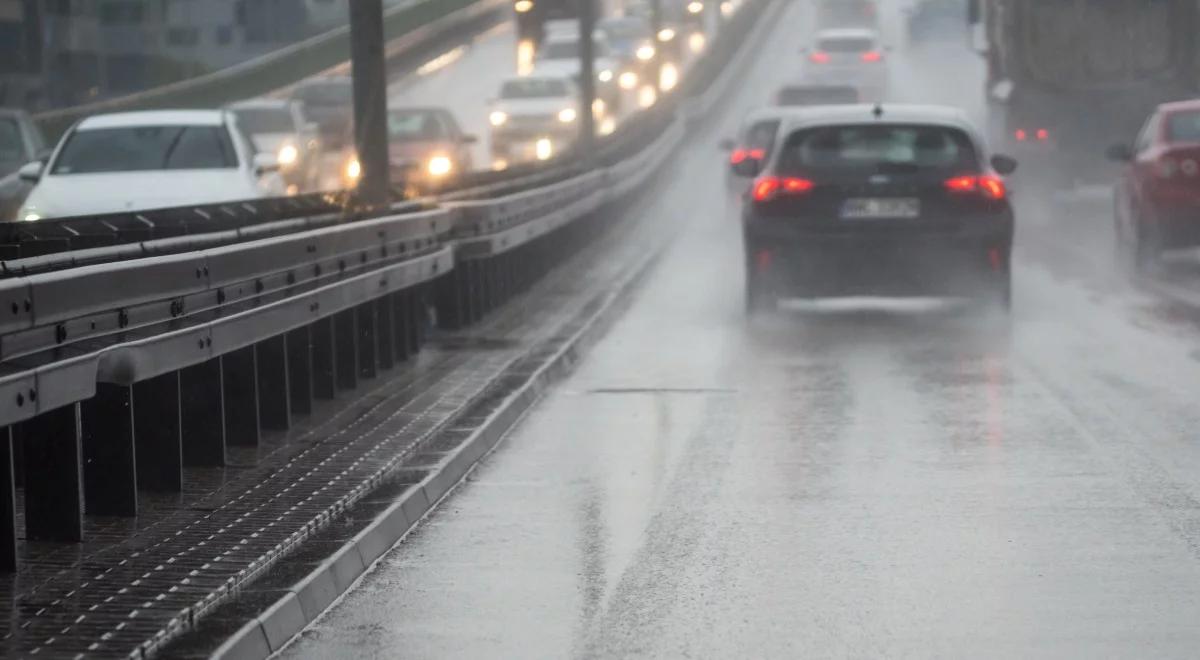 "Będzie więcej rozpogodzeń, ale należy spodziewać się przelotnych opadów". Zobacz pogodę na środę