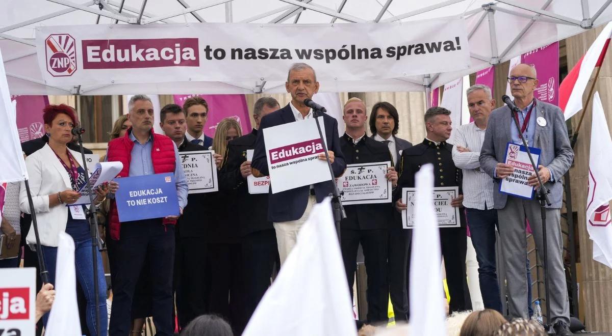 Nauczyciele zyskają więcej? MEN chce automatyczne podwyżki