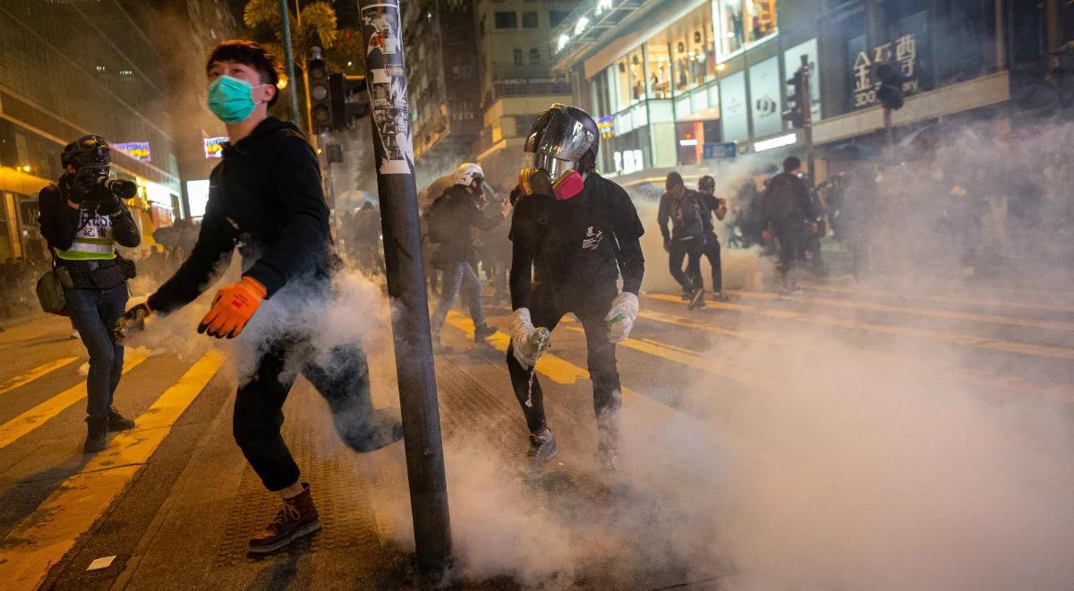 Hongkong: niespokojne Boże Narodzenie. W Wigilię nie obyło się bez walk