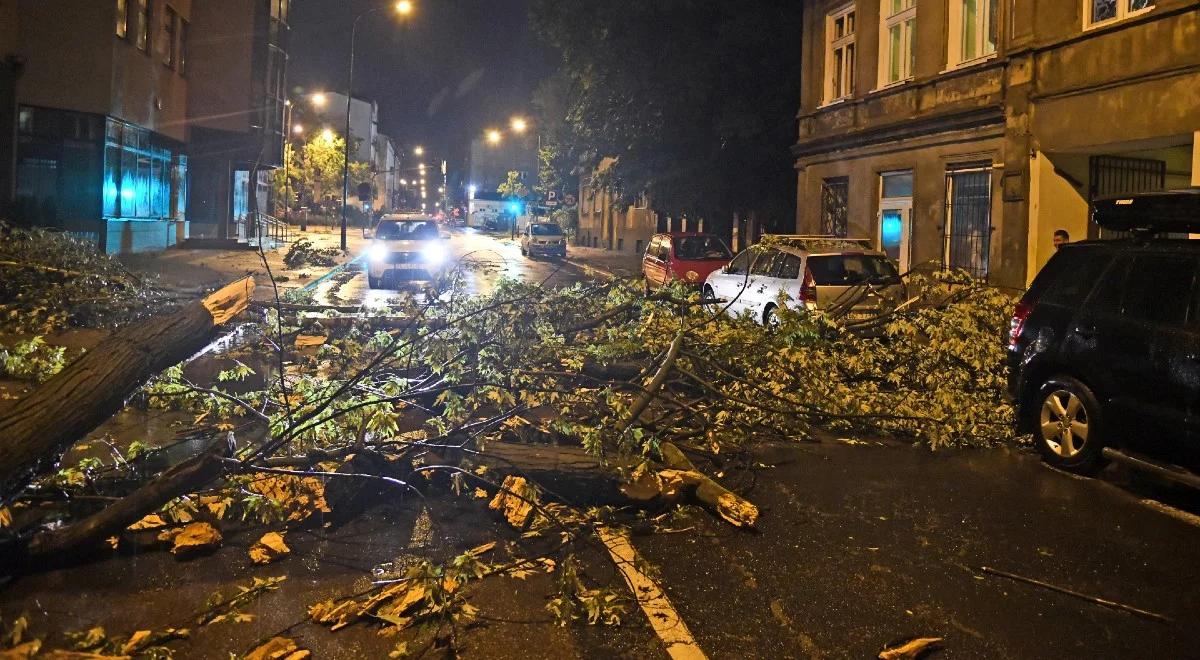 Burze nad Polską. Setki interwencji strażaków. IMGW wydał kolejne alerty