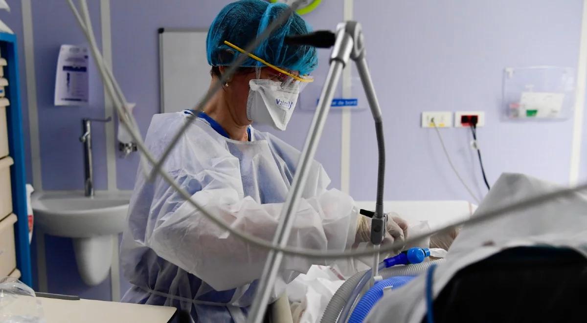 Koronawirus we Francji. Gwałtowny wzrost liczby zgonów na COVID-19