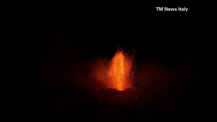 Obudziła się Etna, największy wulkan w Europie