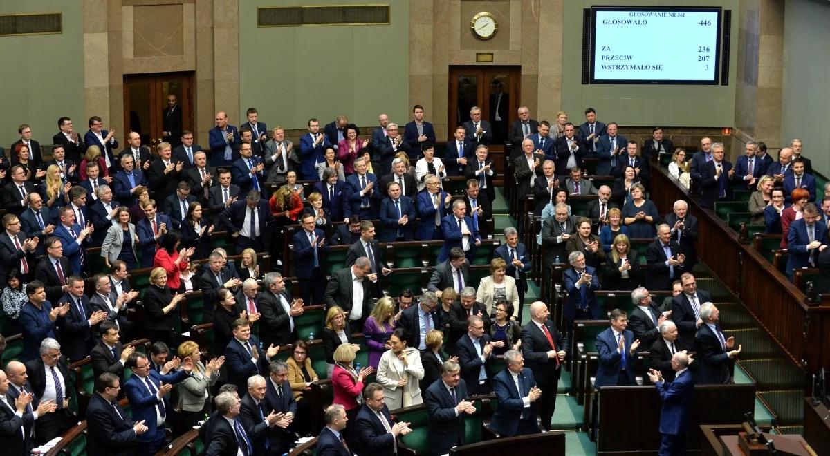 Spór o budżet. Minister chwali, opozycja krytykuje