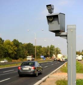 Więcej fotoradarów, wyższe mandaty. Rady Banku Światowego