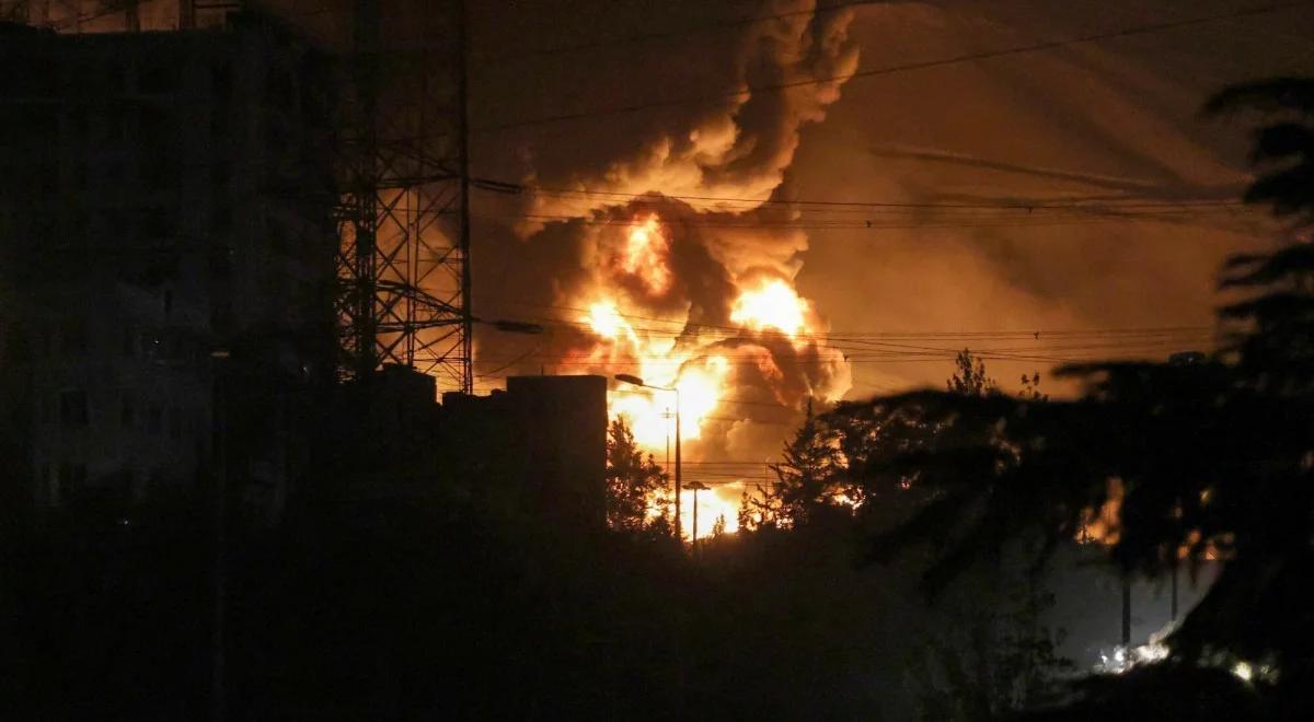 Iran wystrzelił falę pocisków, Izrael uderzył w magazyny paliw