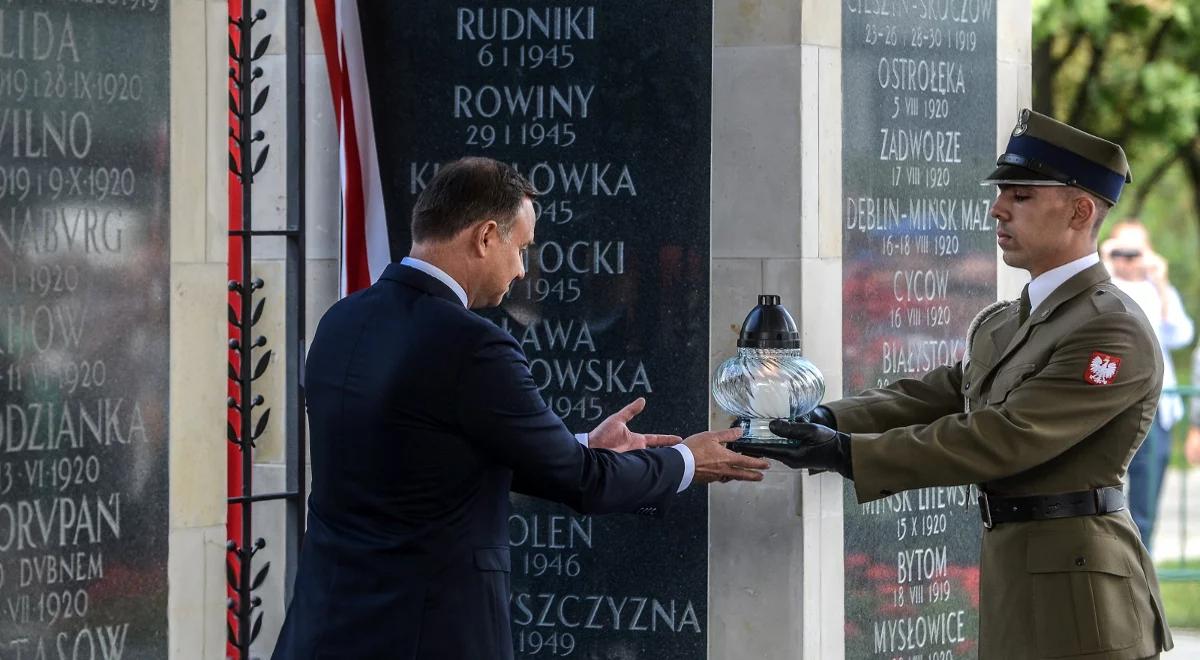 Prezydent odsłonił tablicę poświęconą Żołnierzom Wyklętym. "Spełniamy obowiązek"