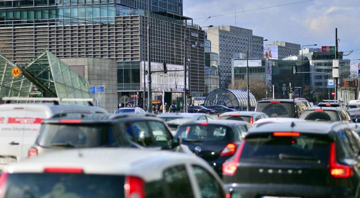 Polska chce usunięcia podatku od samochodów spalinowych. Jednoznaczna deklaracja minister Pełczyńskiej-Nałęcz