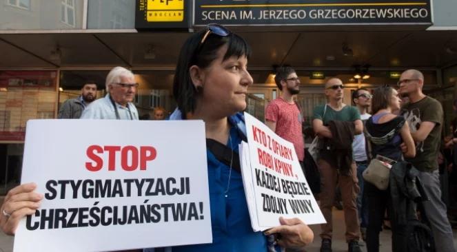 Projekcje i odczyty spektaklu "Golgota Picnic". Będzie doniesienie do prokuratury