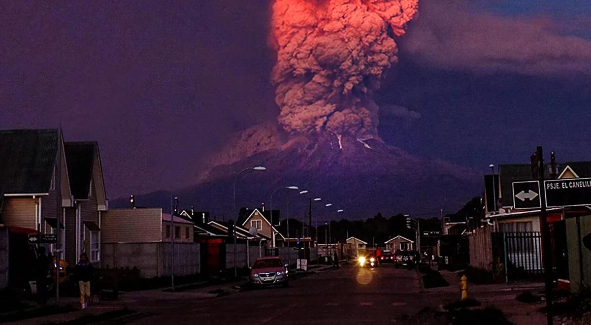 Erupcja wulkanu Calbuco. Ewakuacja ludzi, odwołane loty