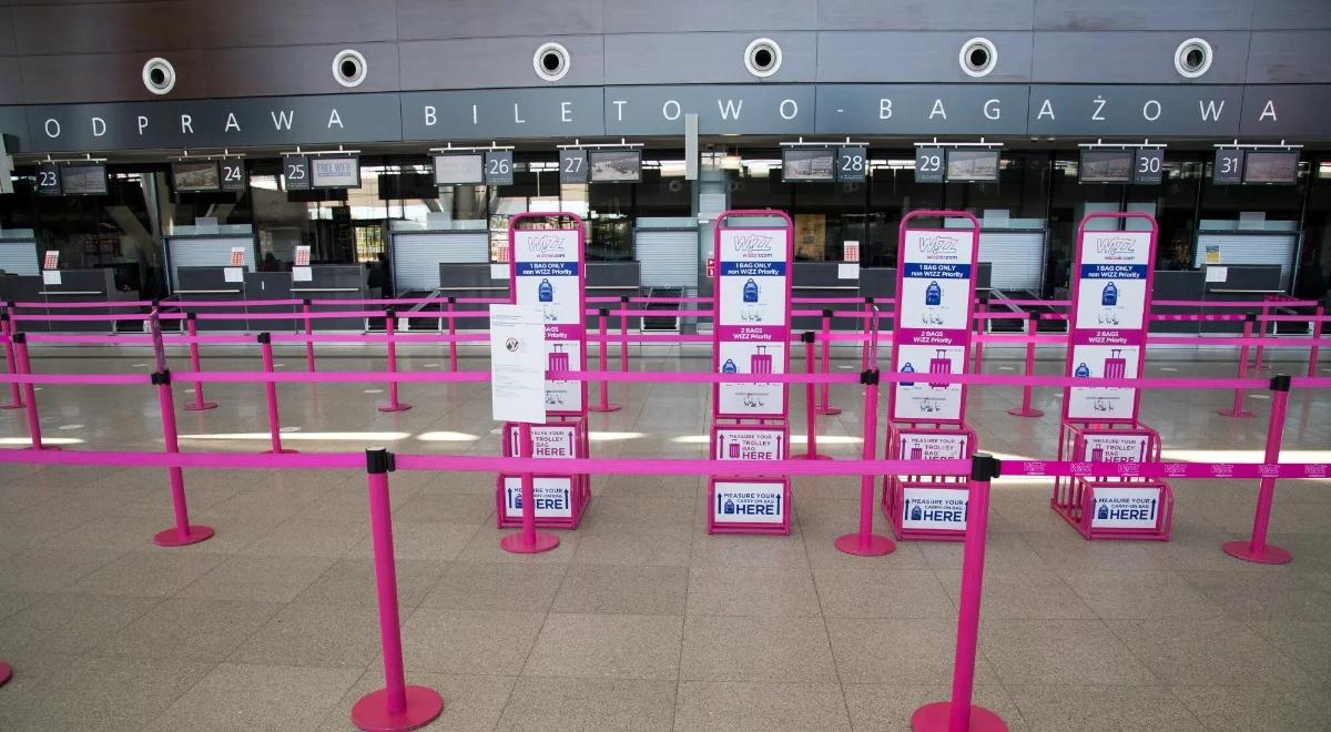 Koniec wypychania bagażu podręcznego? Wizz Air testuje miarkę z wagą