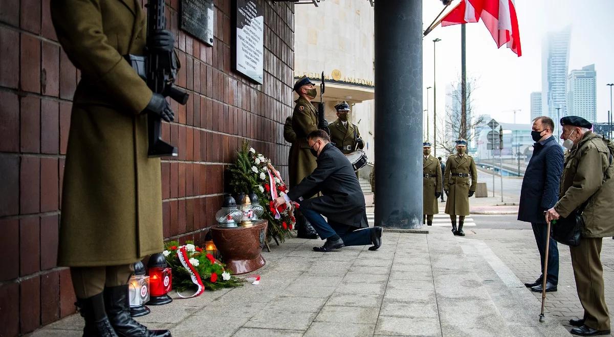 "Ich ofiara nie poszła na marne". Szef MON składa hołd Żołnierzom Wyklętym