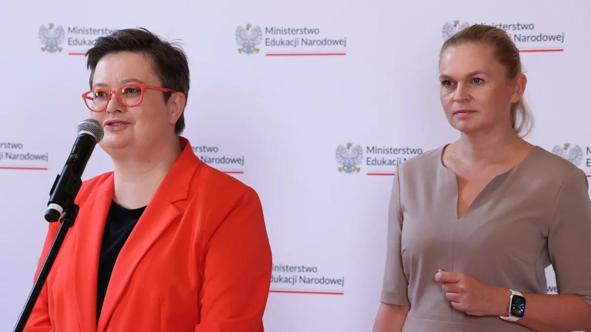 Pełnoletni uczeń może sam usprawiedliwić nieobecności? MEN wyjaśnia