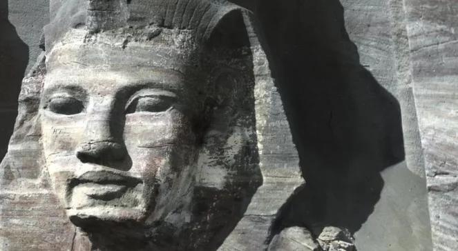 Chiński wandal zniszczył płaskorzeźbę w Egipcie