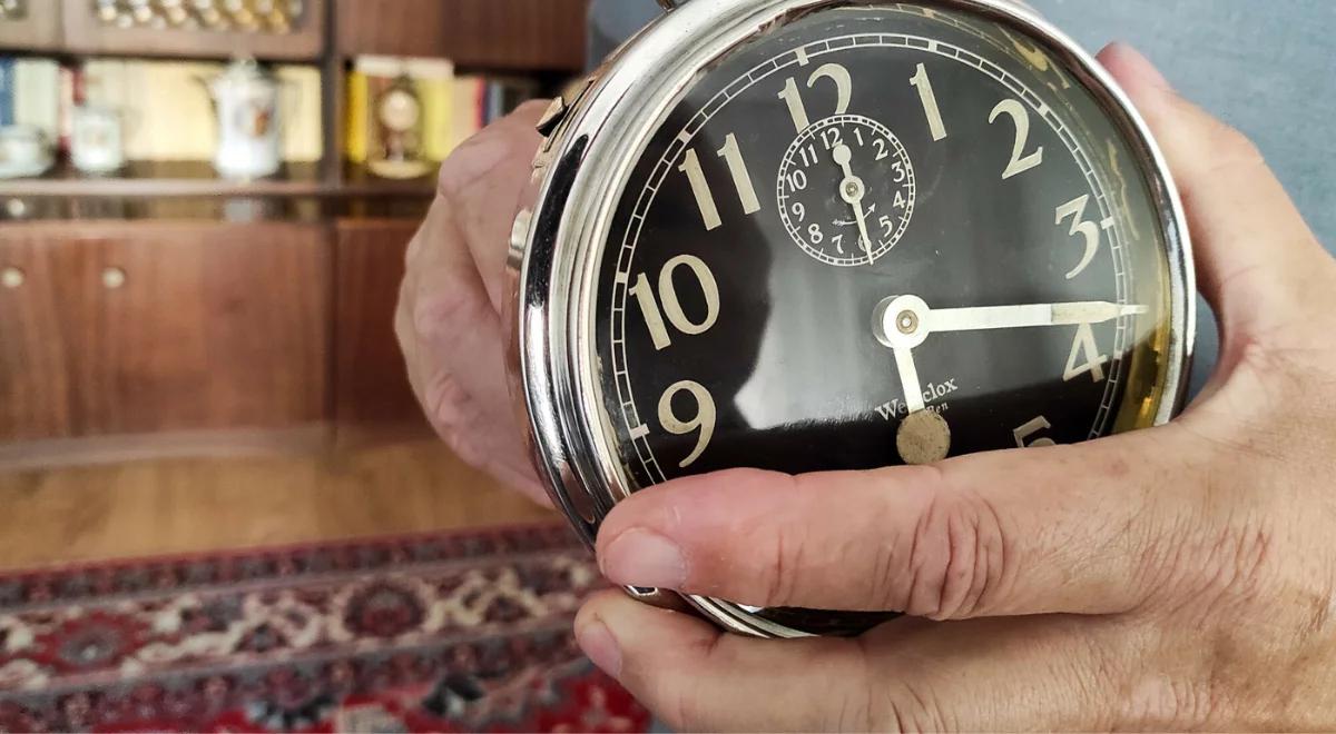 Zmiana czasu na zimowy 2025. Zegarki cofamy szybciej niż zwykle