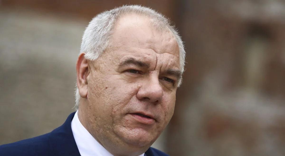 Sasin: czas rozprawić się z kolejną fałszywą informacją dystrybuowaną przez farmy trolli