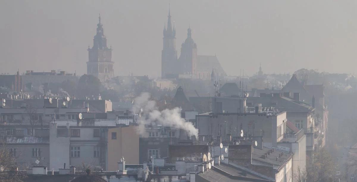 RCB ostrzega przed smogiem. W tych miejscach lepiej zostać w domu i nie otwierać okien