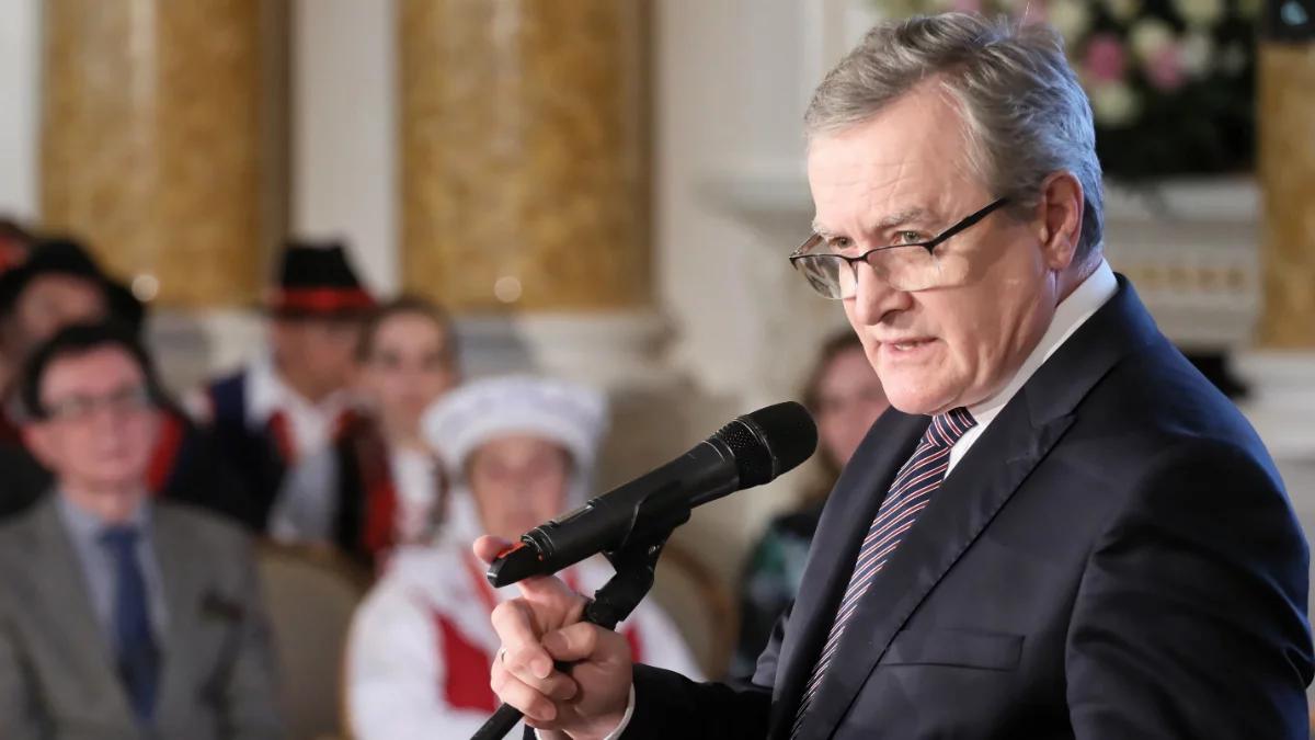 "Aktywna działalność naszych twórców unikalna w skali europejskiej". Piotr Gliński wręczył nagrody artystom ludowym