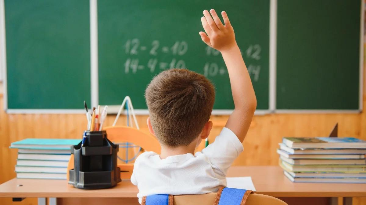 MEiN: w 97,7 proc. szkół podstawowych uczniowie klas I-III uczą się stacjonarnie