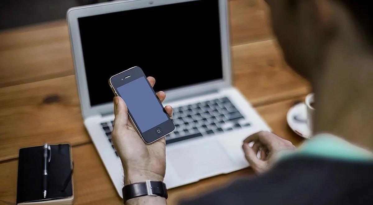 Rośnie popularność e-usług. Najczęściej sprawdzano online punkty karne i historię pojazdu